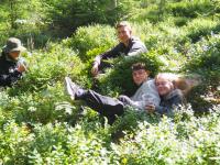 Kratky odpocinek pri sberu boruvek.JPG